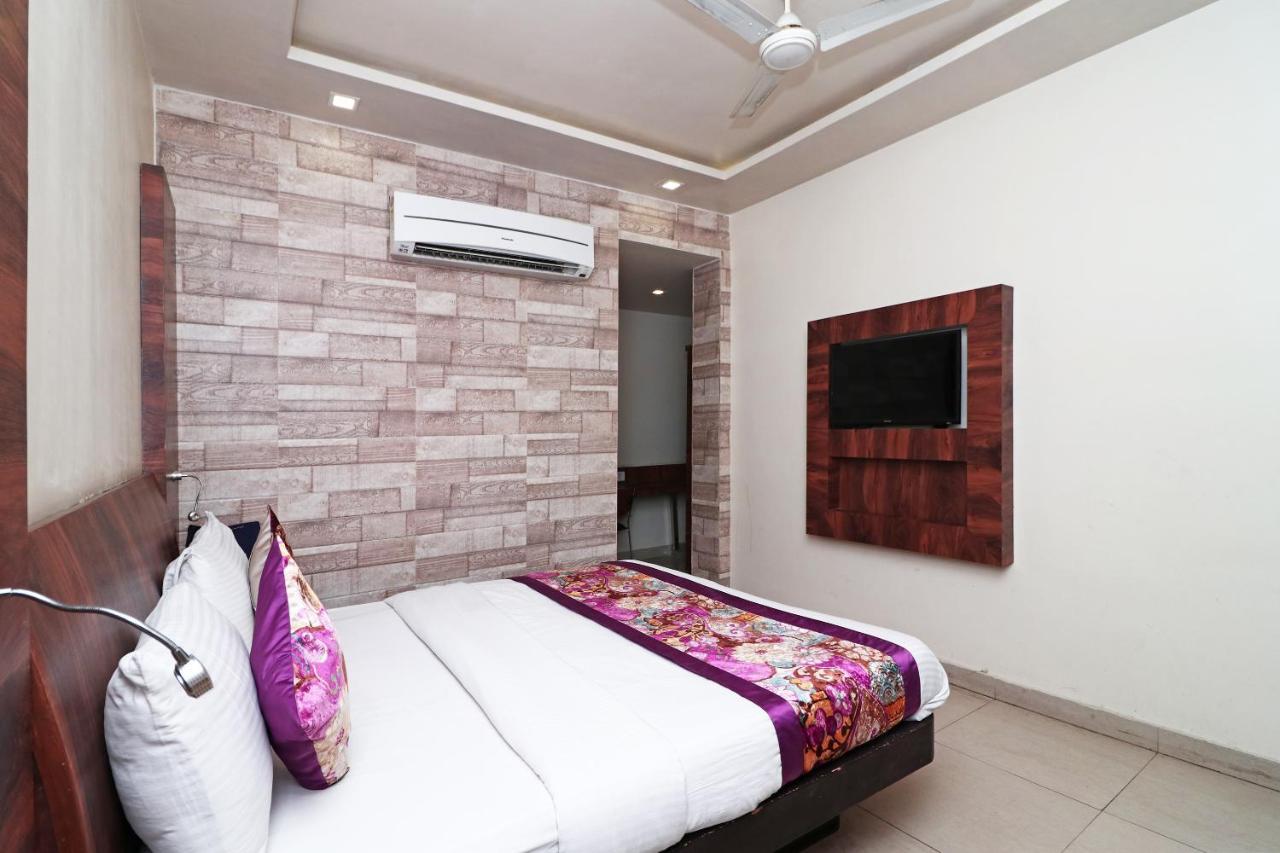 Hotel Deep Kanpur Exterior foto